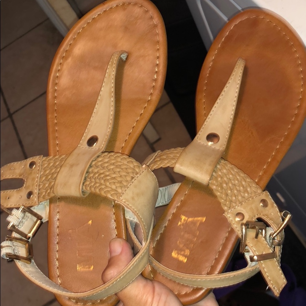 women’s sandals